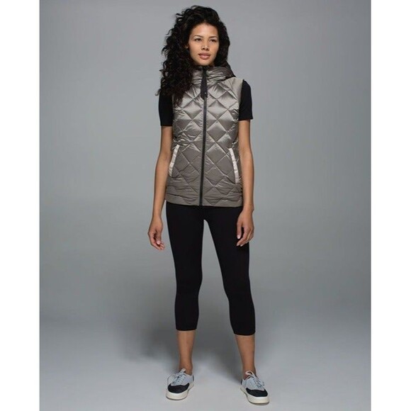 Lululemon Size Small The Fluffiest Reversible Vest - Picture 4 of 8